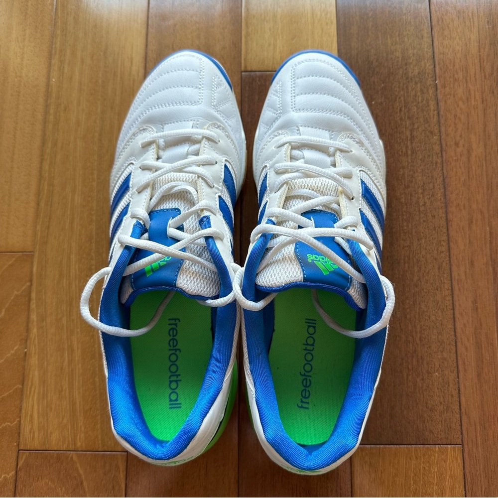 Adidas Free football Non marking indoor shoe blue white green in size 11.5